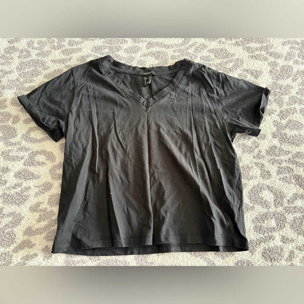 cropped v neck tee